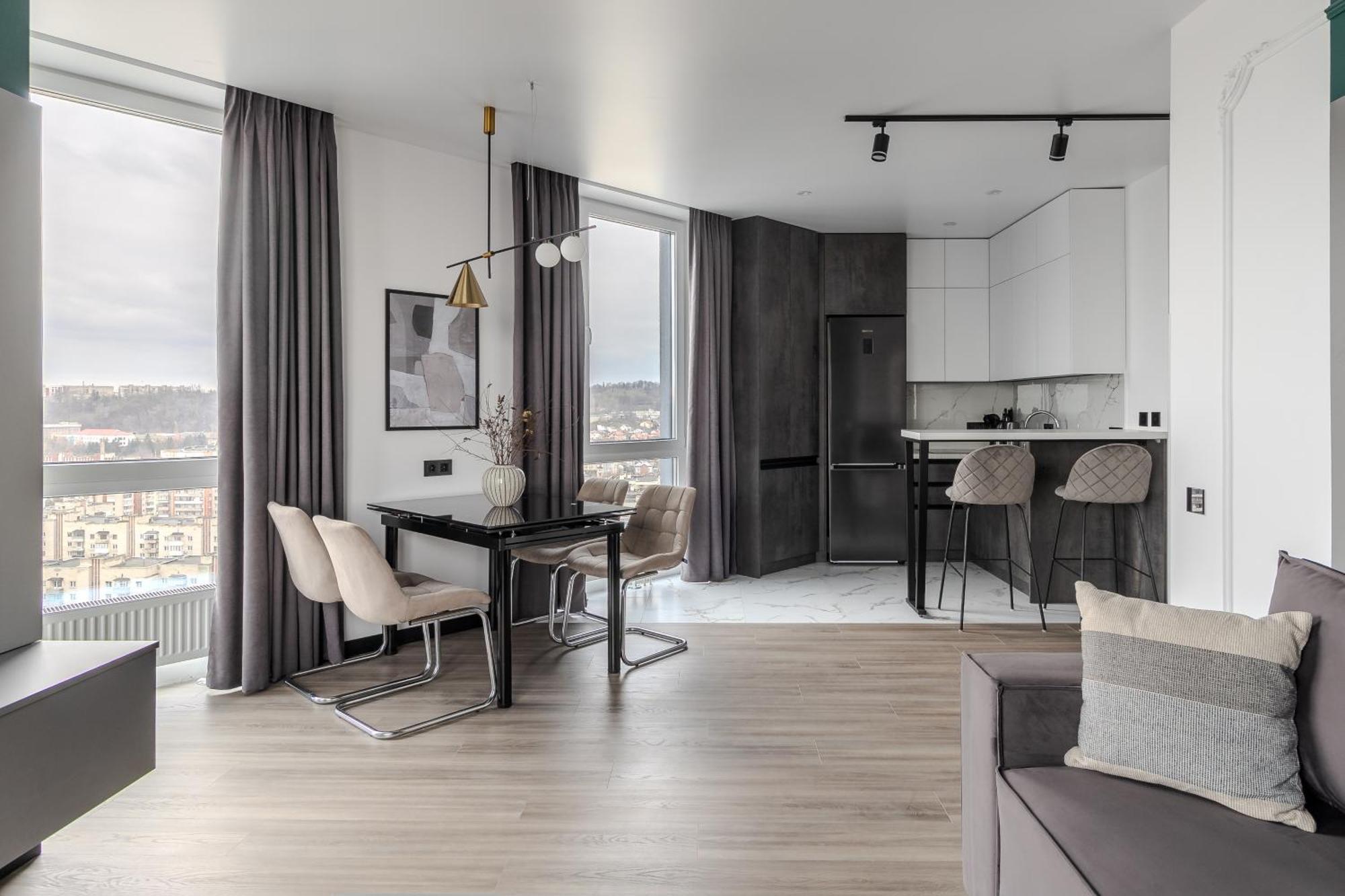 77 Views Apartments By Inshi Lviv Exteriör bild