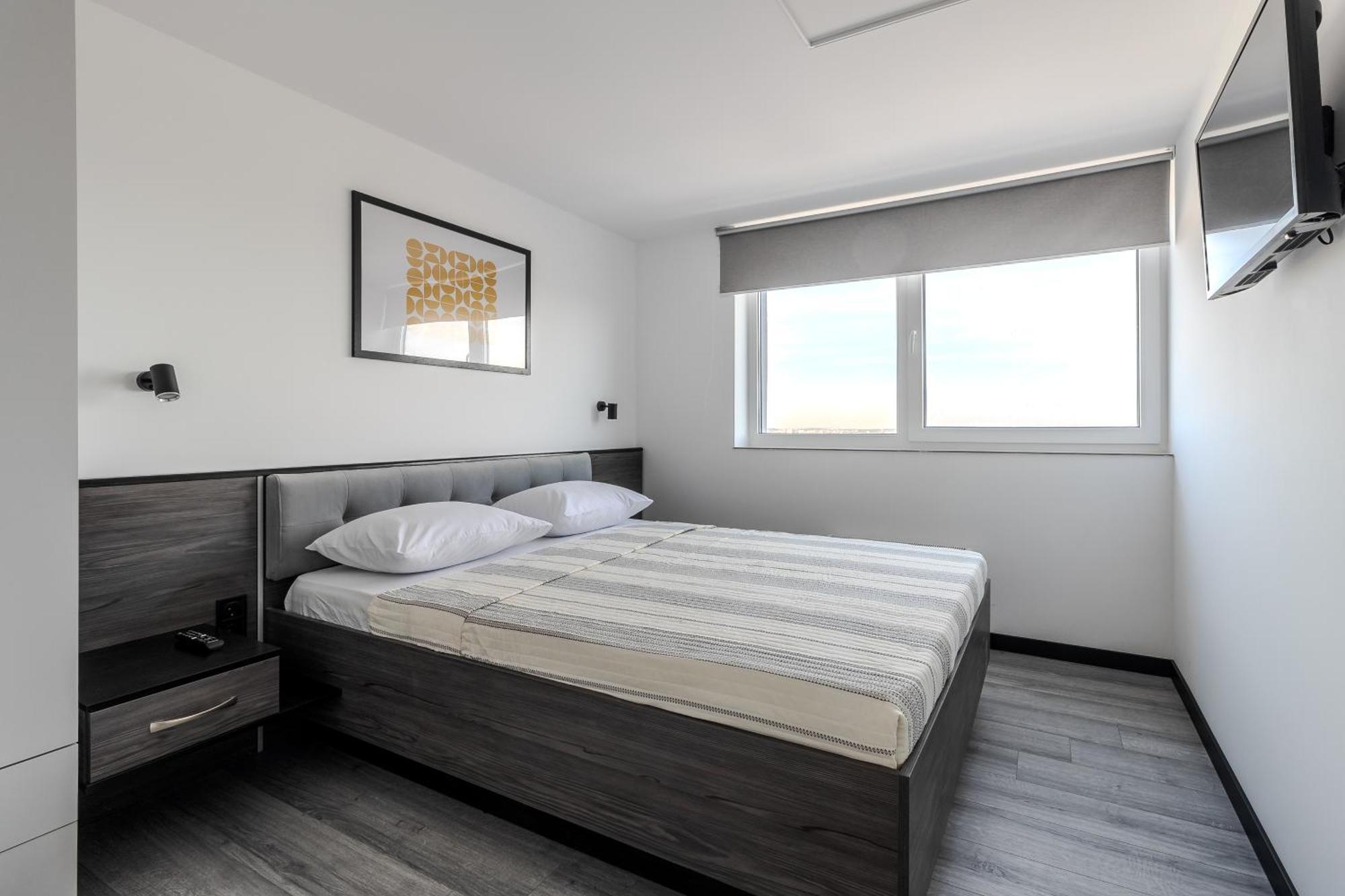 77 Views Apartments By Inshi Lviv Exteriör bild