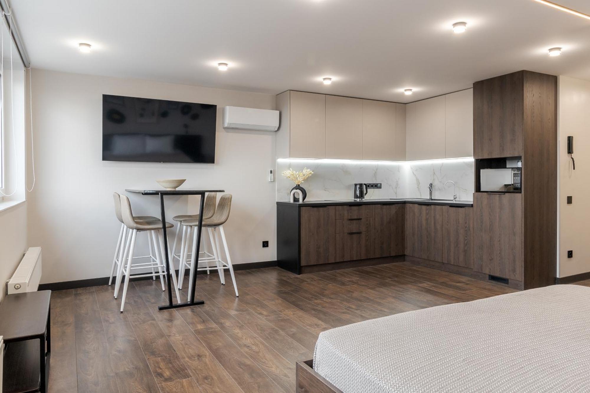 77 Views Apartments By Inshi Lviv Exteriör bild