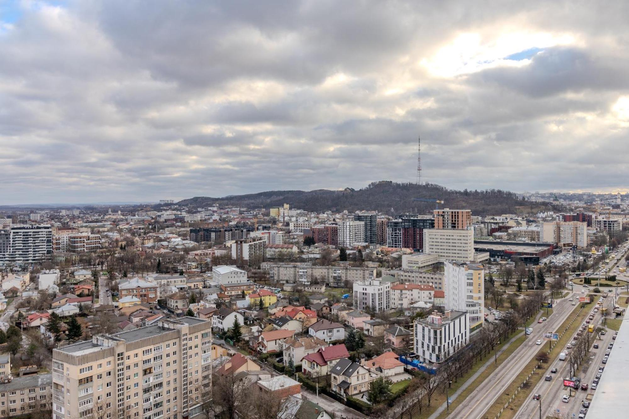 77 Views Apartments By Inshi Lviv Exteriör bild