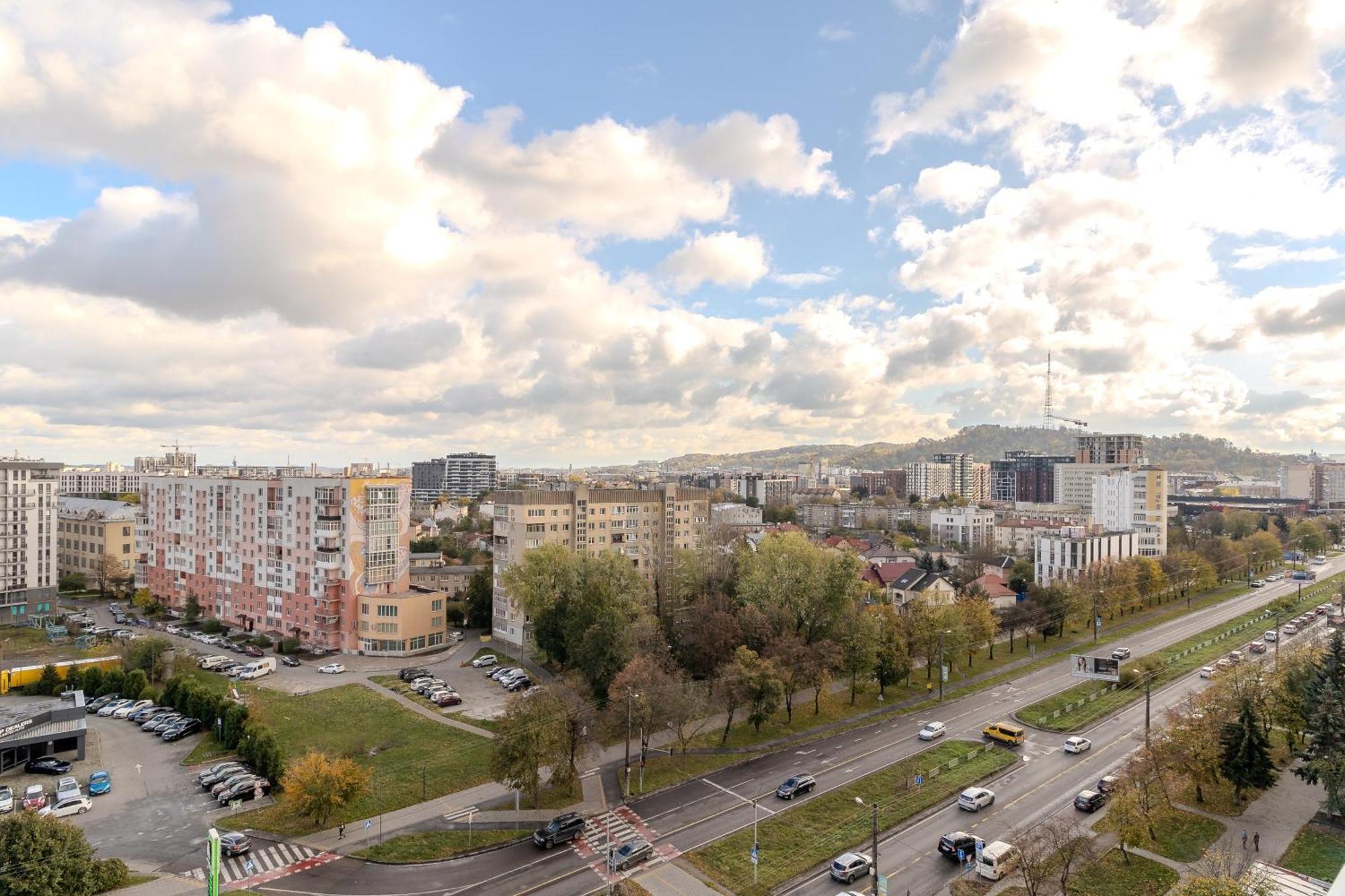 77 Views Apartments By Inshi Lviv Exteriör bild